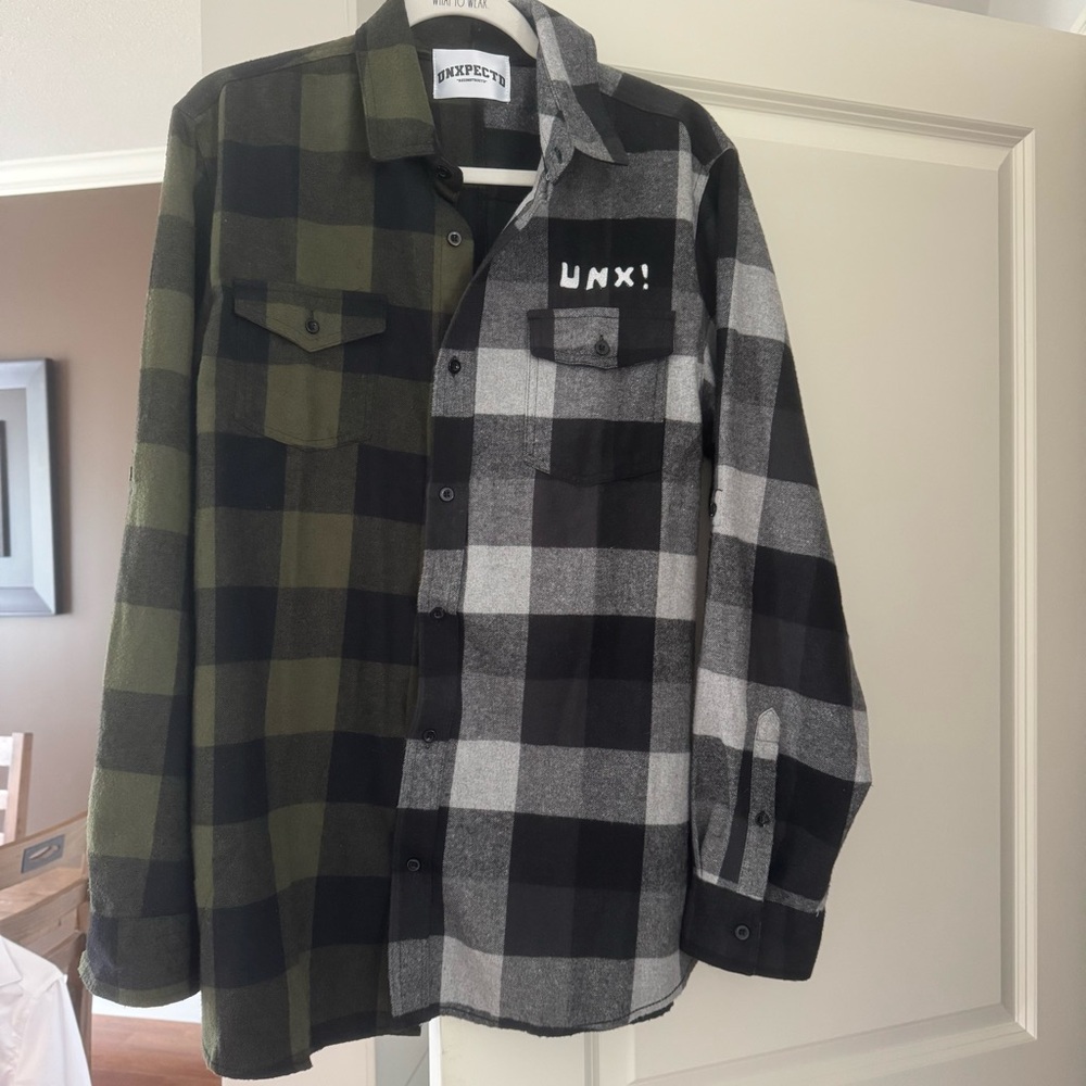 Unxpectd Plaid Button-Up Shirt